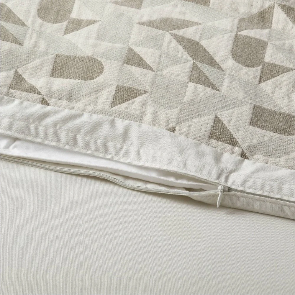 THRESHOLD NWT geo matelasse duvet & sham set -dark olive full/queen